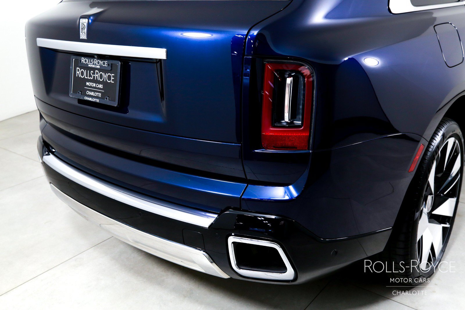 Certified 2025 Rolls-Royce Cullinan AWD/4WD image 51