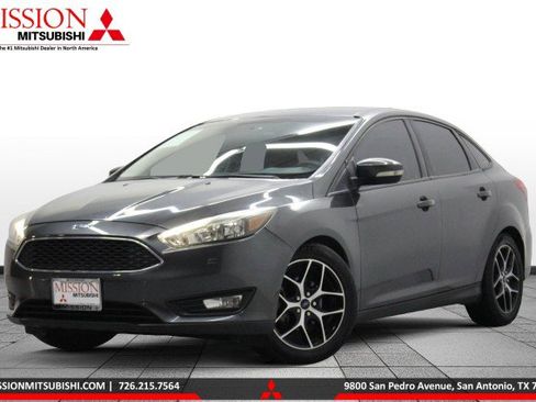 Used 2017 Ford Focus SEL image 1
