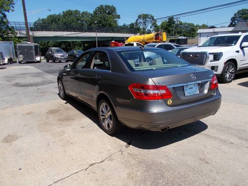 Used 2010 Mercedes-Benz E 350 4MATIC Sedan image 6