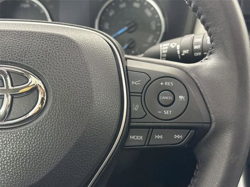 Certified 2022 Toyota RAV4 XLE Premium image 17