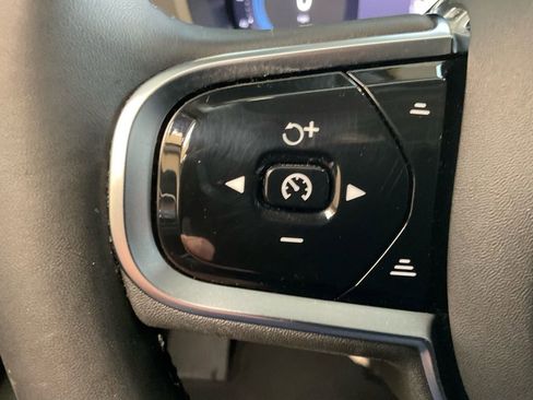 Used 2024 Volvo XC60 B5 Plus image 12