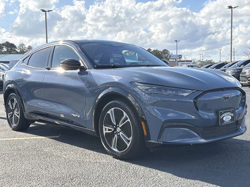 Used 2023 Ford Mustang Mach-E Premium image 31