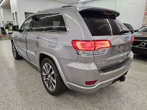 Used 2018 Jeep Grand Cherokee Overland AWD/4WD image 7