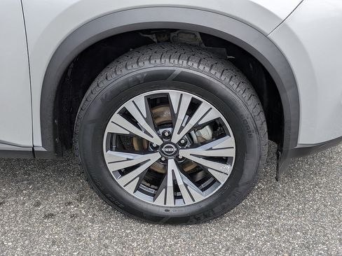 Used 2023 Nissan Rogue SV AWD/4WD image 10