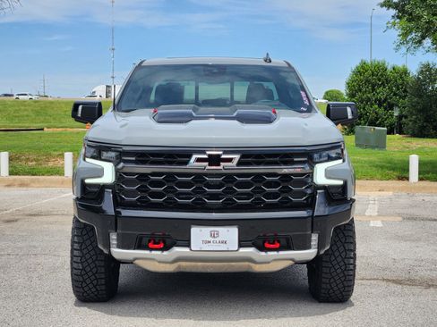 Used 2025 Chevrolet Silverado 1500 ZR2 w/ Technology Package AWD/4WD image 32