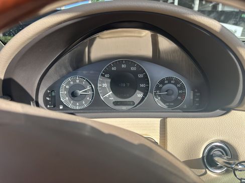 Used 2009 Mercedes-Benz CLK 350 Cabriolet image 4