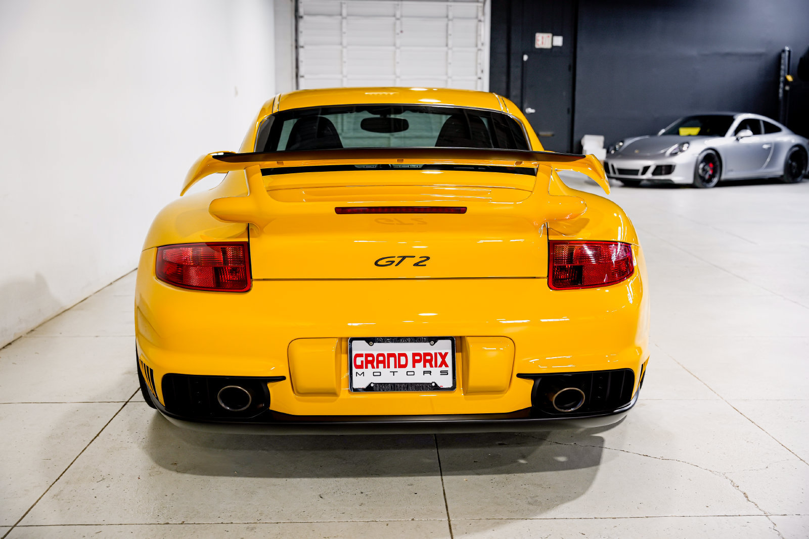 Used 2008 Porsche 911 GT2 RWD image 4