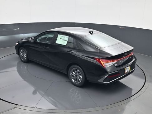 New 2026 Hyundai Elantra Blue image 19