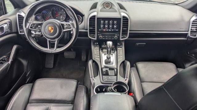 Used 2018 Porsche Cayenne Platinum Edition AWD/4WD image 23