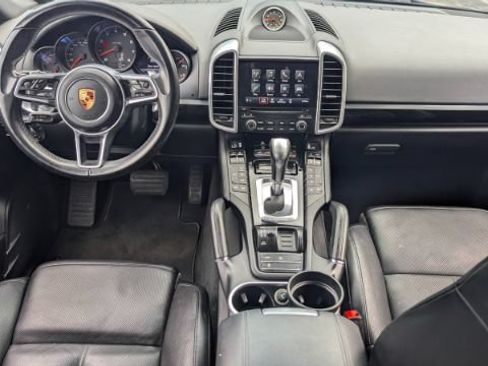 Used 2018 Porsche Cayenne AWD/4WD image 23