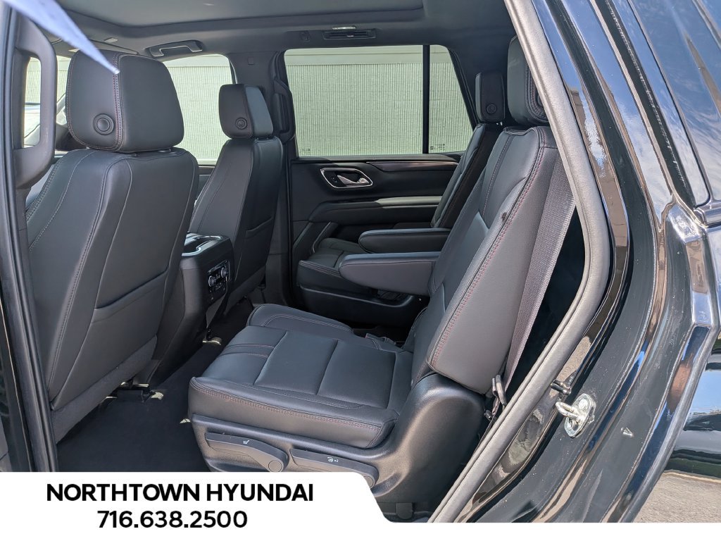 Used 2022 Chevrolet Tahoe RST w/ Luxury Package AWD/4WD image 29