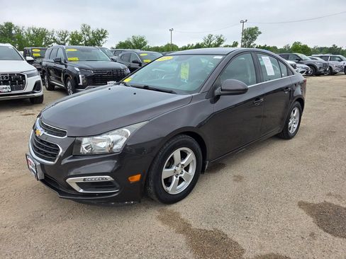 Used 2015 Chevrolet Cruze LT FWD image 3