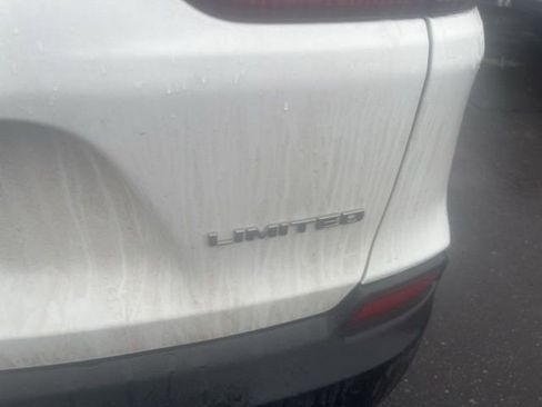 Used 2020 Jeep Cherokee Limited image 25