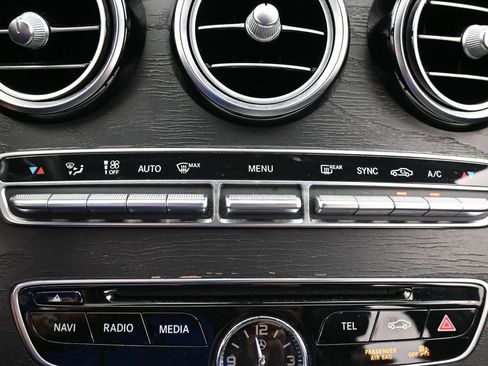 Used 2018 Mercedes-Benz C 300 Sedan image 24