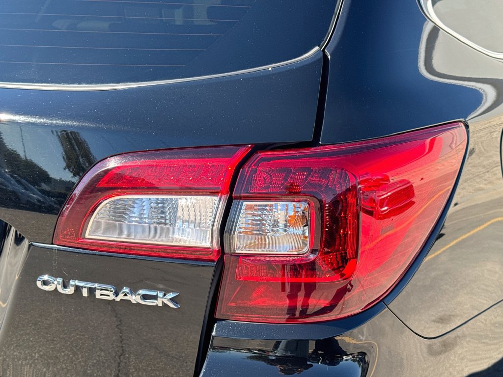 Used 2019 Subaru Outback 2.5i Limited AWD/4WD image 32