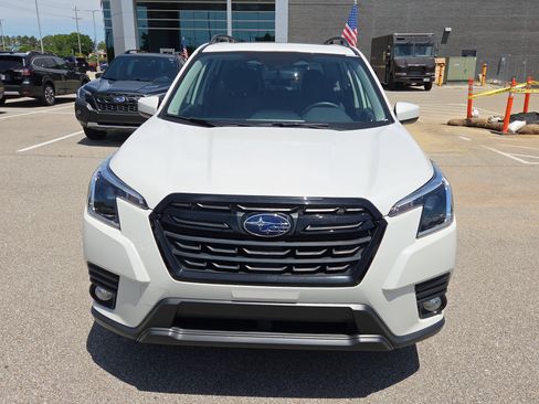 Used 2023 Subaru Forester Premium AWD/4WD image 8