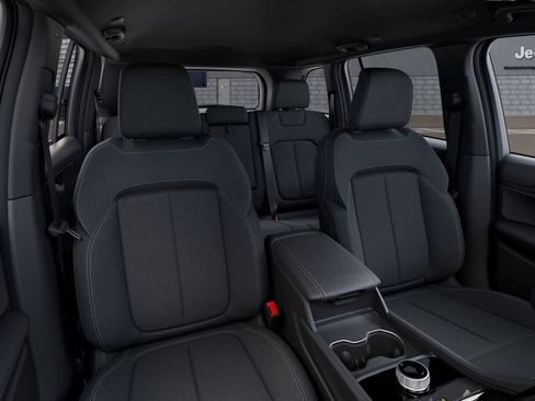 New 2026 Jeep Grand Cherokee Laredo AWD/4WD image 9