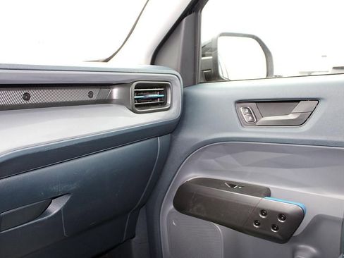 Used 2025 Ford Maverick Lobo image 25