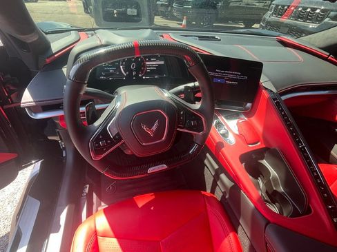 Used 2024 Chevrolet Corvette Z06 RWD image 6