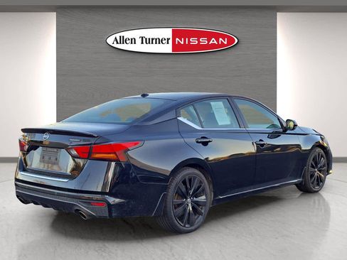 Used 2022 Nissan Altima 2.5 SR w/ Midnight Edition Package image 6