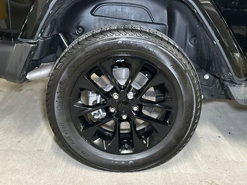 Used 2021 Jeep Wrangler Unlimited Sahara w/ Cold Weather Group image 8