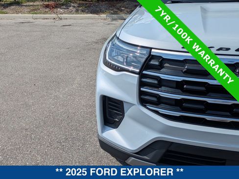 Certified 2025 Ford Explorer Active RWD image 9