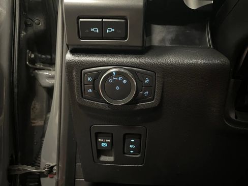 Used 2018 Ford F150 Lariat image 27