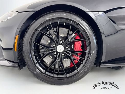 Used 2021 Aston Martin V8 Vantage Coupe RWD image 38