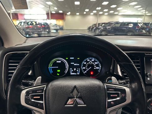 Used 2018 Mitsubishi Outlander GT AWD/4WD image 18