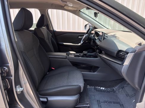 Used 2022 Nissan Rogue SV FWD image 14