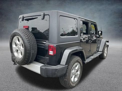 Used 2015 Jeep Wrangler Unlimited Sahara w/ Connectivity Group AWD/4WD image 8