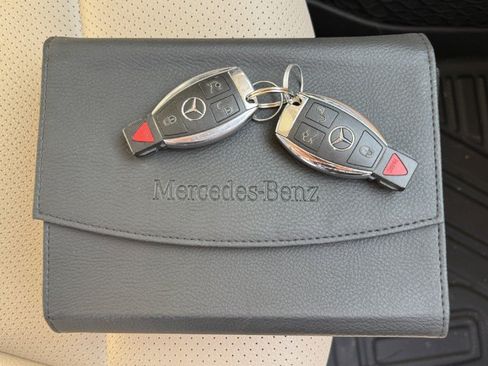 Used 2017 Mercedes-Benz GLC 300 4MATIC w/ Premium 2 Package image 37