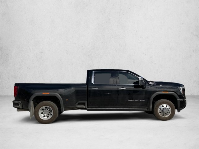 Used 2025 GMC Sierra 3500 Denali Ultimate AWD/4WD image 4