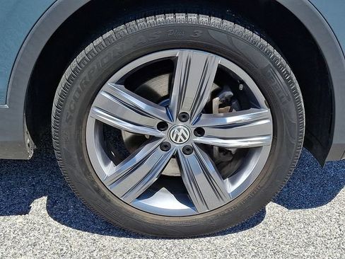 Used 2020 Volkswagen Tiguan SEL AWD/4WD image 11