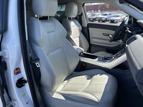Used 2017 Land Rover Range Rover Evoque SE AWD/4WD image 11