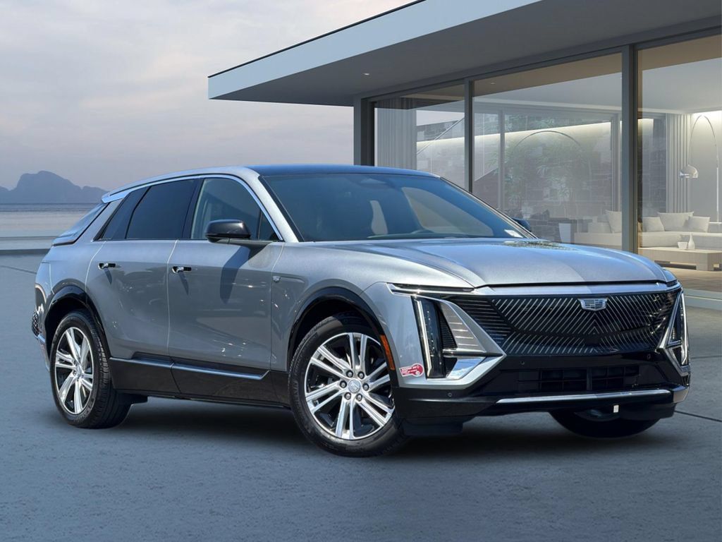 Used 2024 Cadillac Lyriq Tech AWD/4WD image 2