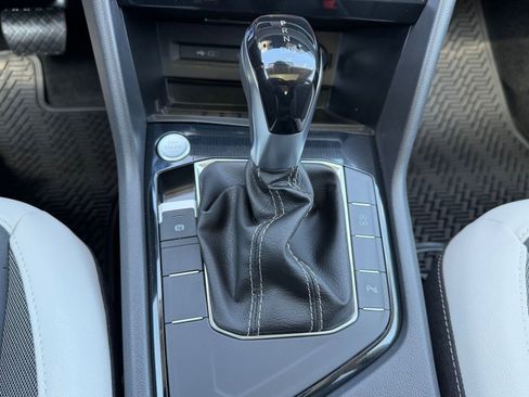 New 2026 Volkswagen Taos SE image 17