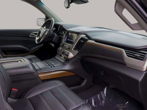 Used 2019 GMC Yukon XL Denali image 39