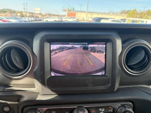 Used 2023 Jeep Wrangler Sport S image 29