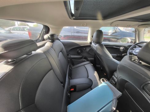 Used 2017 MINI Cooper S FWD image 9