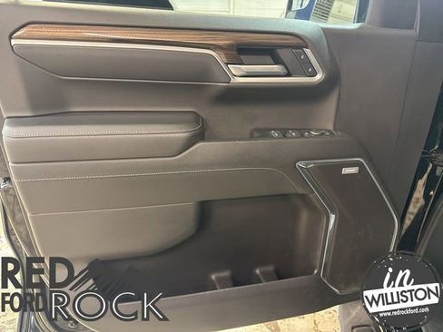 Used 2022 Chevrolet Silverado 1500 RST w/ Convenience Package II AWD/4WD image 16
