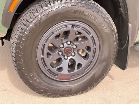 Used 2025 Nissan Frontier PRO-4X w/ Pro Premium Package AWD/4WD image 9