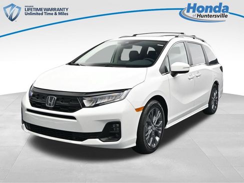New 2026 Honda Odyssey Touring image 3