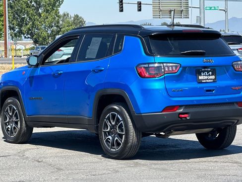 Used 2025 Jeep Compass Trailhawk AWD/4WD image 7