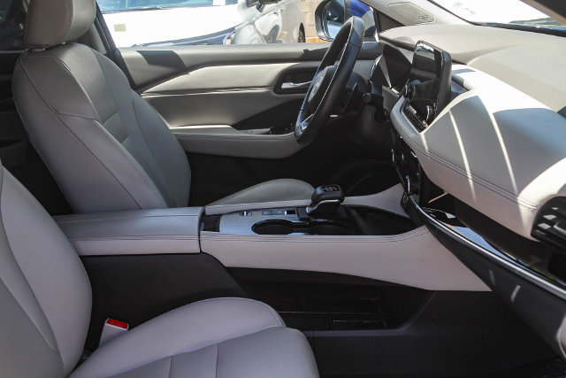 Used 2023 Nissan Rogue SL w/ SL Premium Package FWD image 16