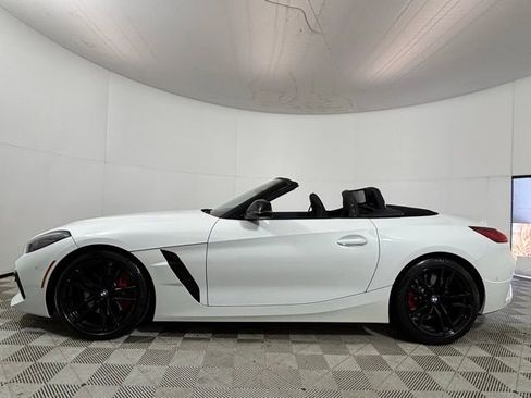 Used 2024 BMW Z4 M40i w/ Premium Package image 4