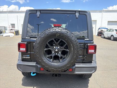 Used 2024 Jeep Wrangler Unlimited AWD/4WD image 4