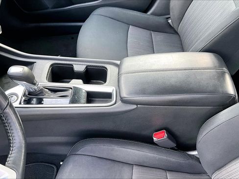 Used 2022 Nissan Sentra SV w/ All-Weather Package FWD image 15