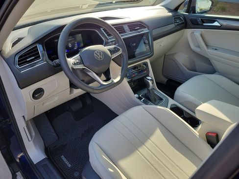Certified 2022 Volkswagen Tiguan SE image 30