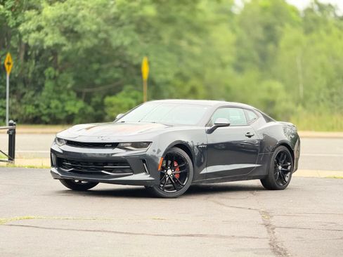 Used 2017 Chevrolet Camaro LT RWD image 2
